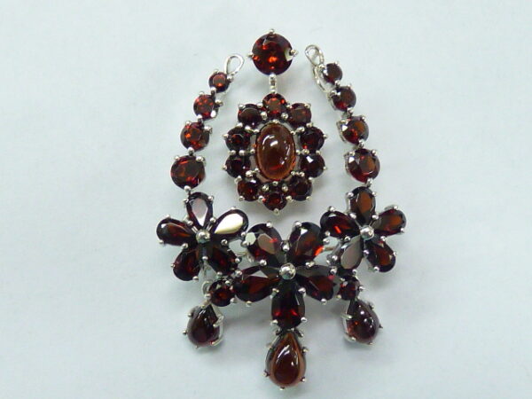 RHODIUM PLATED SILVER 925 BROOCH WITH GARNET