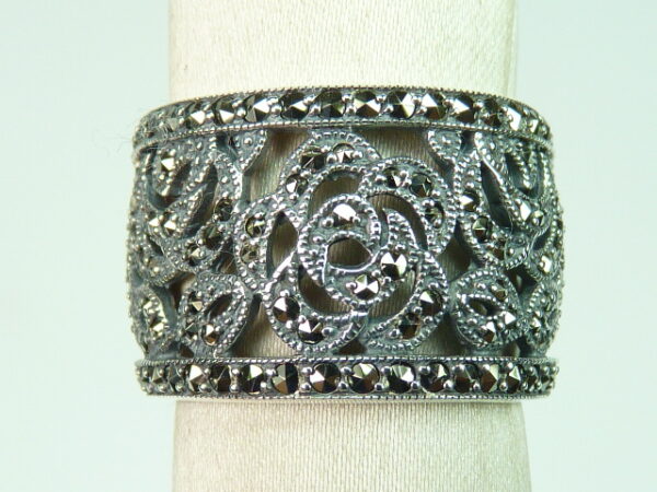 STERLING SILVER ROSE MOTIF MARCASITE RING