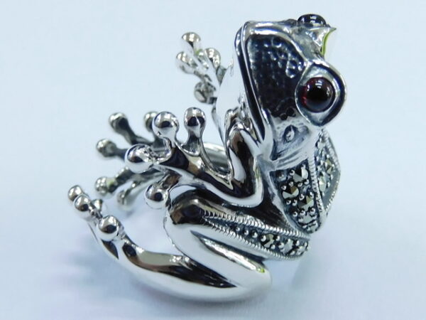 SILVER 925 RING WITH MARCASITE AND GARNET