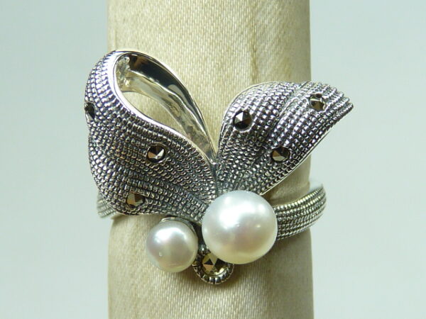SILVER 925 RING WITH MARCASITE AND PEARL