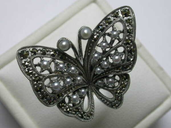 SILVER 925 BUTTERFLY RING WITH MARCASITE AND PEARL