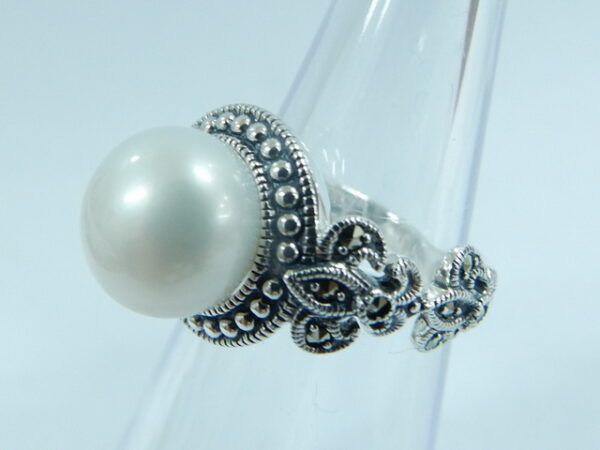 SILVER 925 RING WITH MARCASITE AND PEARL