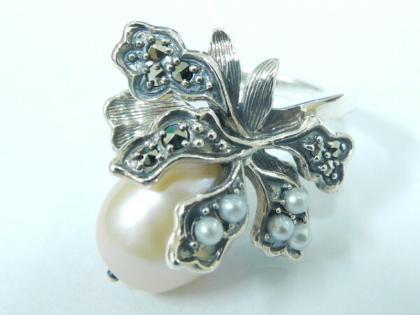 SILVER 925 RING WITH MARCASITE AND PEARL