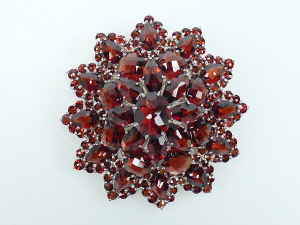 SILVER 925 RHODIUM PLATED BROOCH WITH GARNET