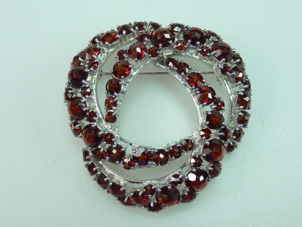 SILVER 925 RHODIUM PLATED BROOCH WITH GARNET