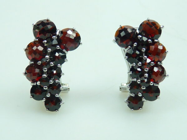 RHODIUM PLATED STERLING SILVER EARRINGS WITH BOHEMIAN CUT GARNET