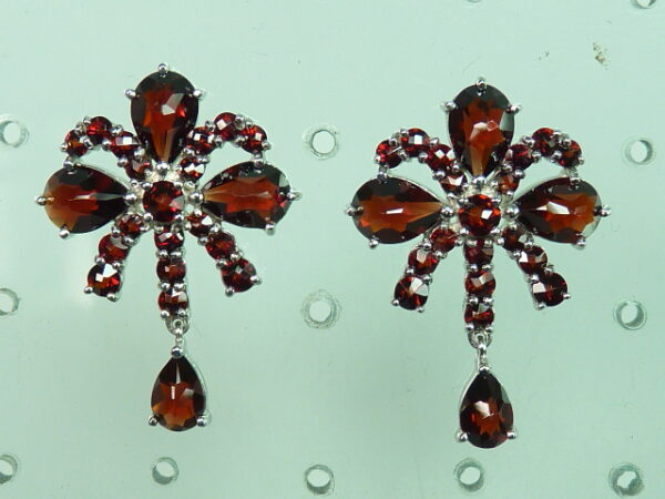 RHODIUM PLATING SILVER 925 EARRING WITH GARNET