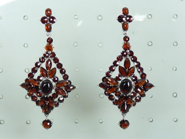 SILVER 925 RHODIUM PLATED EARRING WITH  GARNET