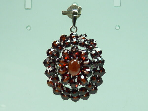 SILVER 925 RHODIUM PLATED PENDANT WITH GARNET