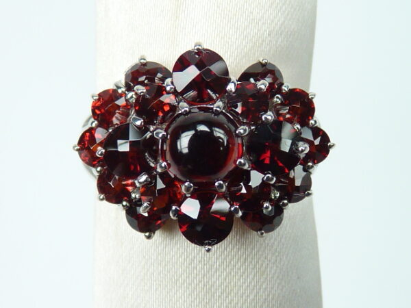 925 SILVER RHODIUM PLATED RING WITH GARNET