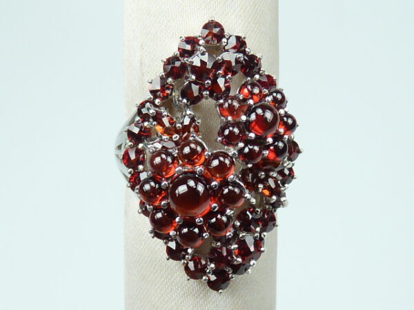 SILVER 925 RHODIUM PLATED RING WITH GARNET