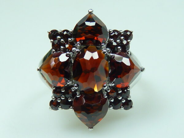 SILVER 925 RHODIUM PLATED RING WITH GARNET