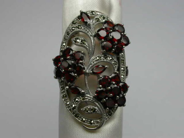 SILVER 925 RING WITH MARCASITE AND GARNET