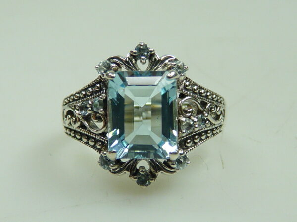 SILVER 925 RING WITH SKY BLUE TOPAZ
