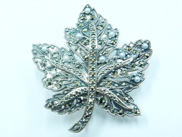 SILVER 925 BROOCH WITH MARCASITE AND PEARL