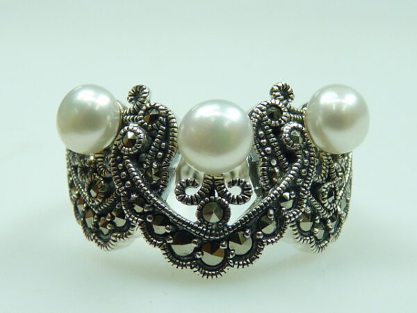 SILVER 925 RING WITH MARCASITE AND PEARL