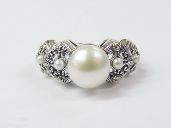 SILVER 925 RING WITH MARCASITE AND PEARL