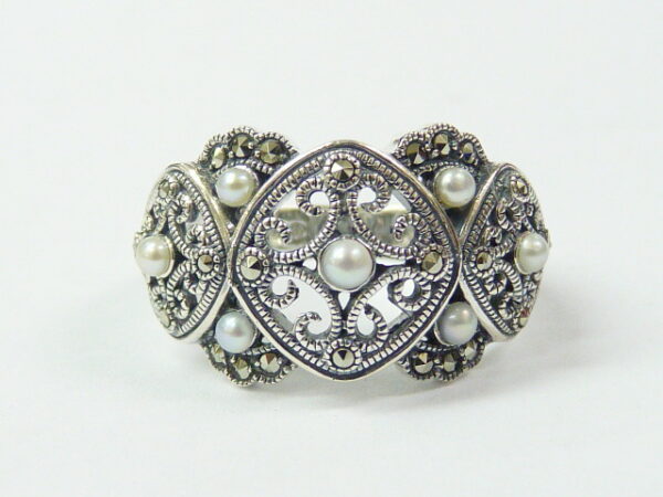 SILVER 925 RING WITH MARCASITE AND PEARL