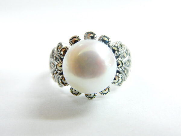 SILVER 925 RING WITH MARCASITE AND PEARL