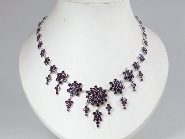 SILVER 925 RHODIUM PLATED NECKLACE WITH GARNET