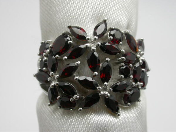 SILVER 925 RHODIUM PLATED RING WITH GARNET