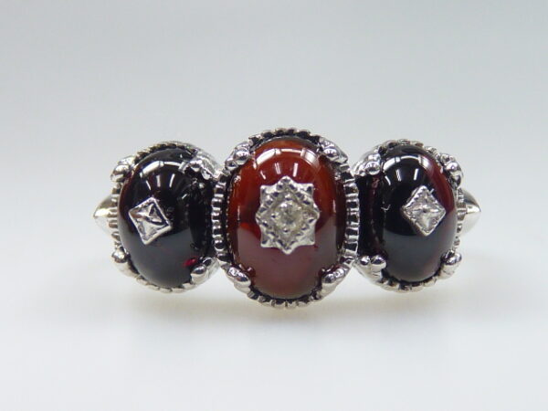 SILVER 925 RHODIUM PLATED RING WITH GARNET