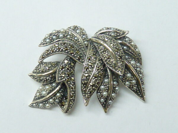 SILVER 925 BROOCH WITH MARCASITE AND PEARL