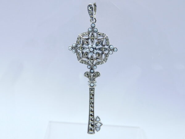 SILVER 925 PENDANT WITH MARCASITE AND PEARL