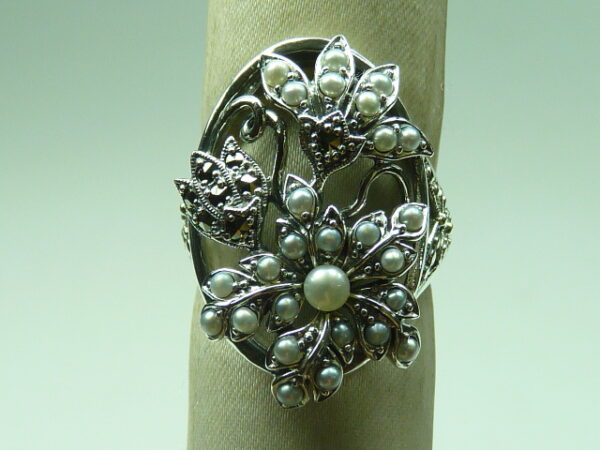 SILVER 925 RING WITH MARCASITE AND PEARL