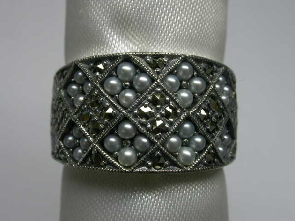 SILVER 925 RING WITH MARCASITE AND PEARL