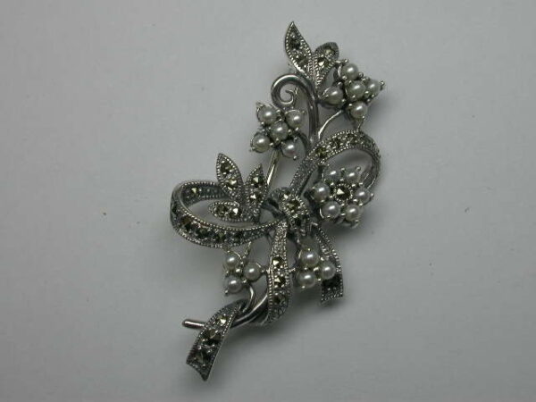 925 SILVER BROOCH & PENDANT WITH MARCASITE AND PEARL