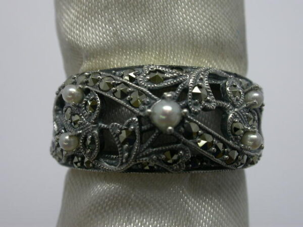 SILVER 925 RING WITH MARCASITE AND PEARL